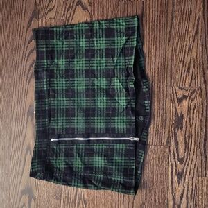 Tripp NYC green plaid zipper skirt